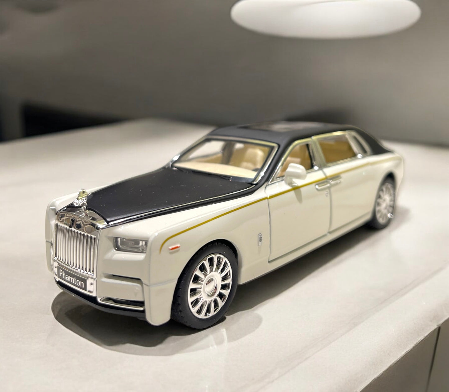 1:38 & 1:32 Rolce Royce Phantom Die cast Car : Lights , Sounds , Opening doors and Boot.