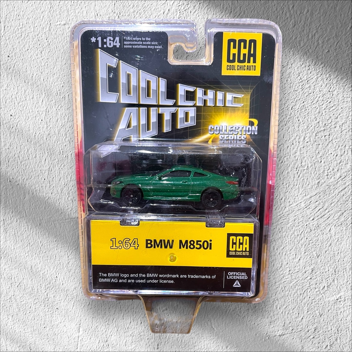 CCA - 1:64 - Premium - BMW M850i - Dark Bottle Green, Blister Pack (With Stackable Box)