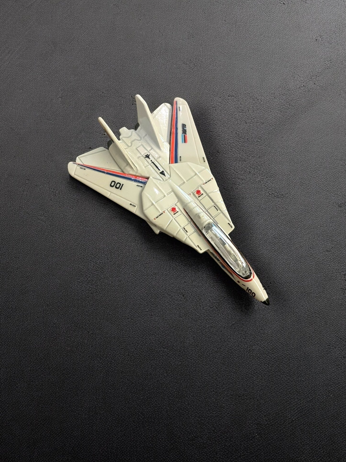 Hot Wheels - Premium 1:64 - GI-JOE Combat Jet SkyStriker F-14 Fighter Plane