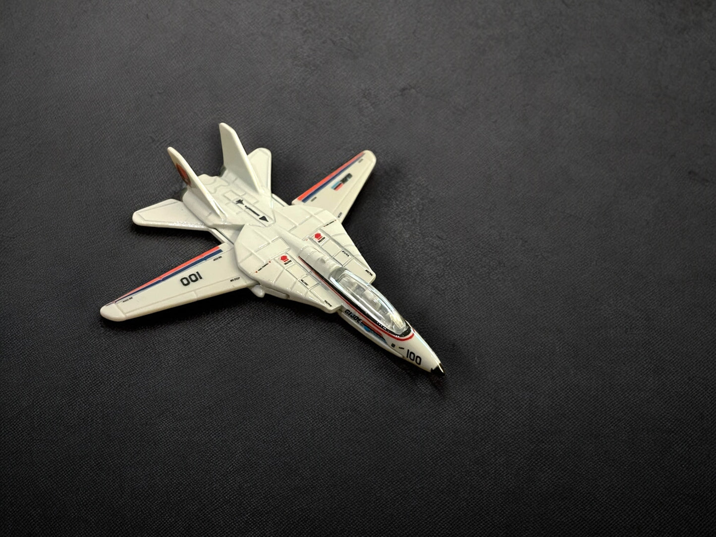 Hot Wheels - Premium 1:64 - GI-JOE Combat Jet SkyStriker F-14 Fighter Plane