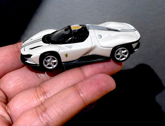 1:64 Bburago Scale Model Die Cast- Ferrari- Daytona SP3 (Pearl white)