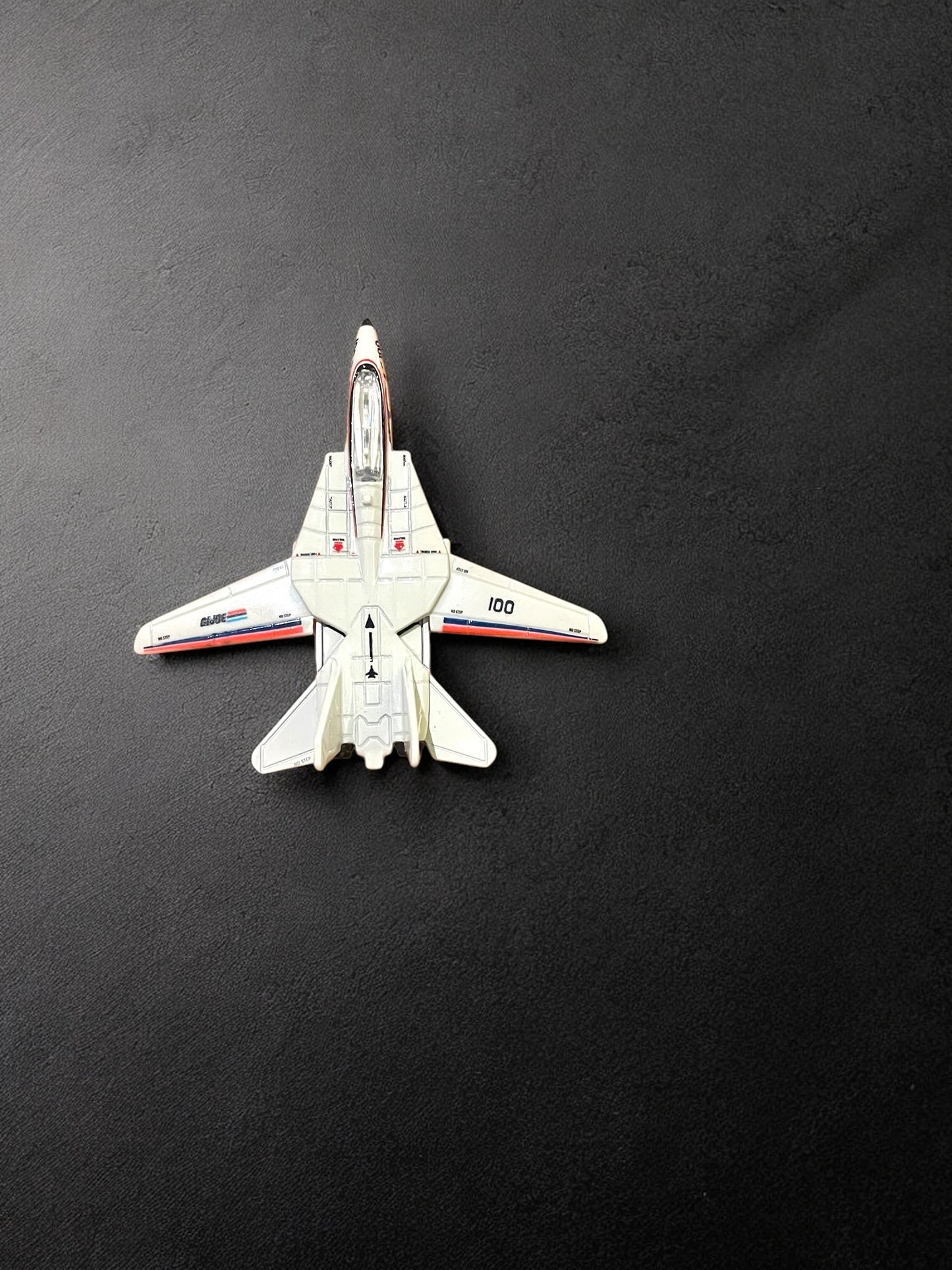 Hot Wheels - Premium 1:64 - GI-JOE Combat Jet SkyStriker F-14 Fighter Plane