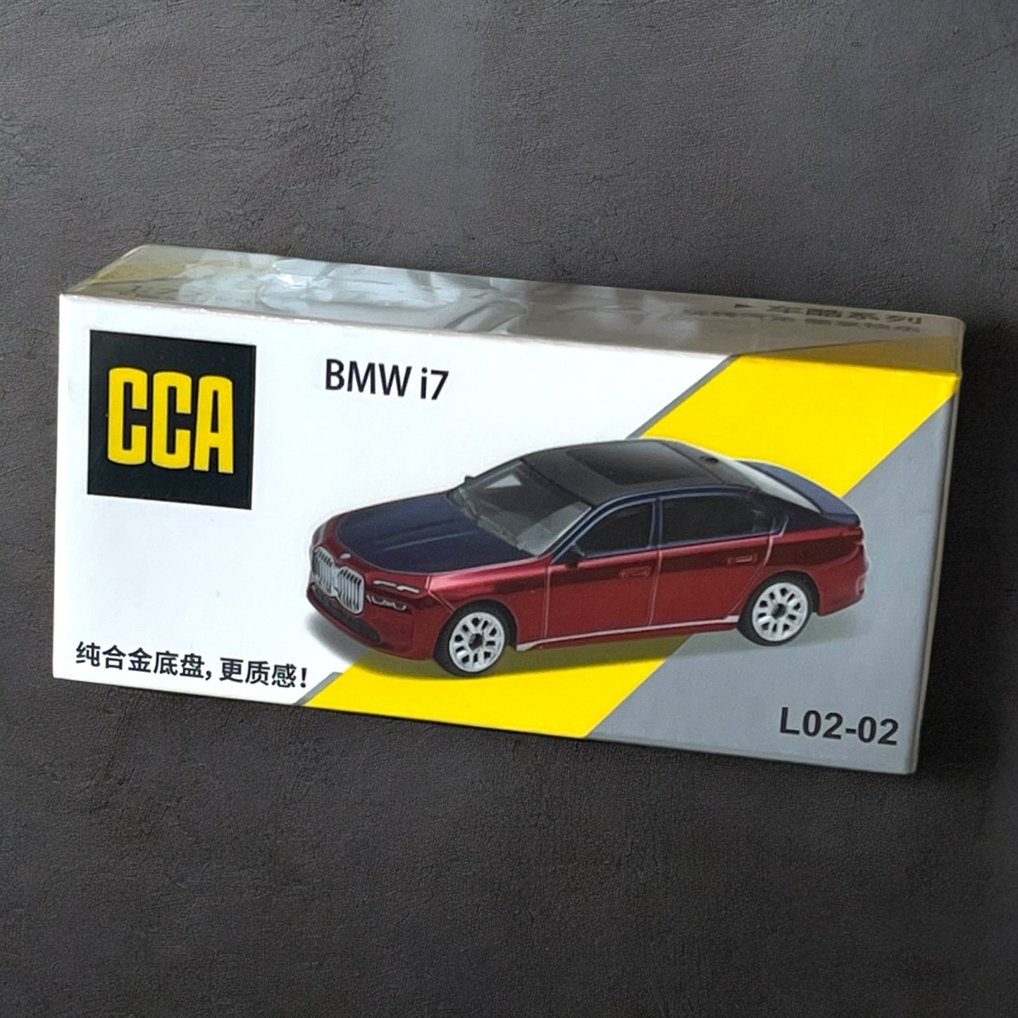 *NN-1:64 CCA Scale Model - BMW i7 Cherry Red & Black Dual Colour