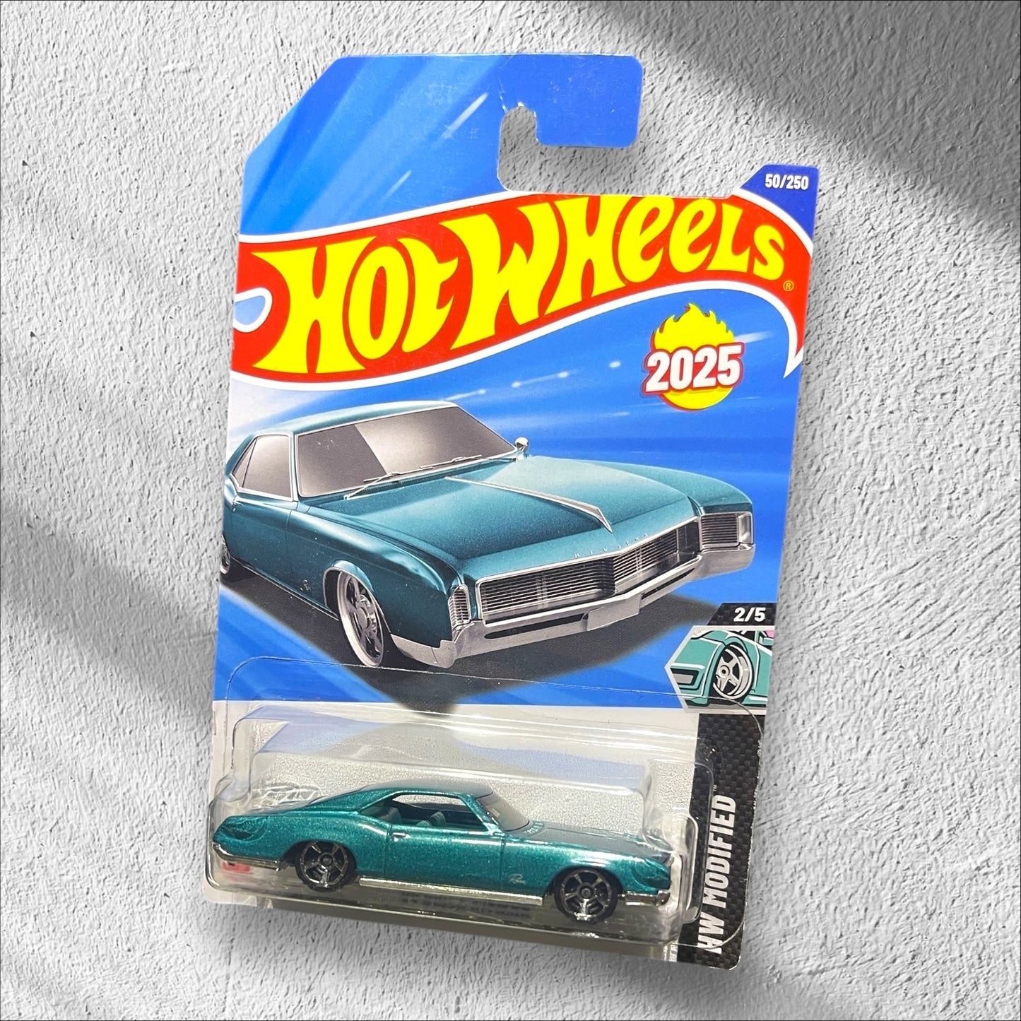 Hot Wheels - Premium - 1:64 - 66 Buick Riviera (HW MODIFIED)