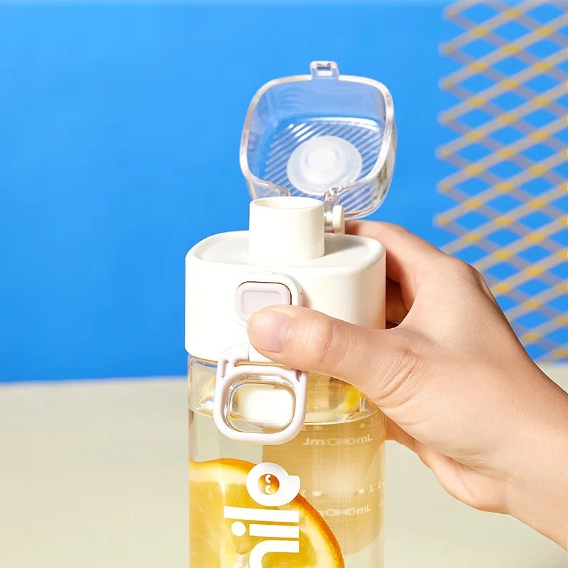 Smilo water bottle with tea partition . 500ml