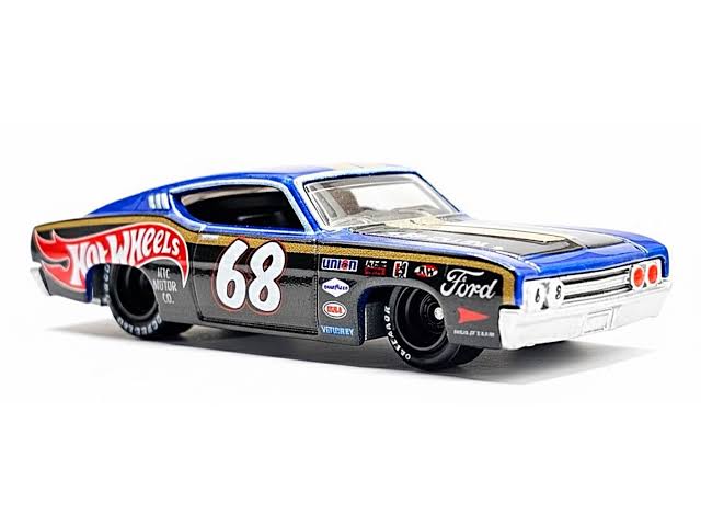 Hot Wheels Premium Boulevard'69 Ford Torino Talladega imported