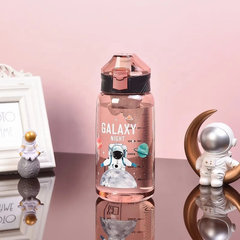 Galaxy - Sipper for boys and girls. 4 amazing design and colours to select from. Best Quality ; BPA free. (730 ml capacity)