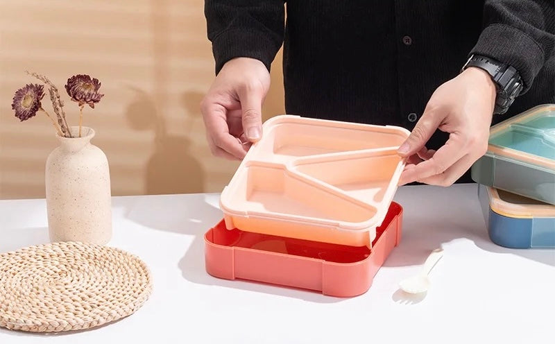 High Quality Lunch Box with 3 compartments. Leak proof Technology