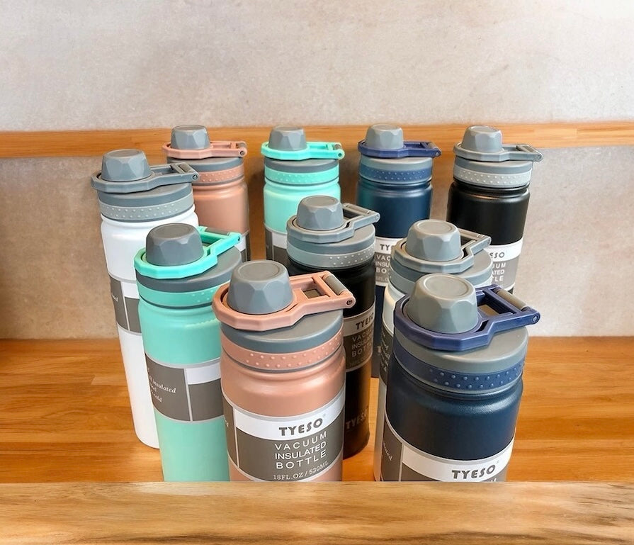 Vacuum insulated steel water bottle - 750 ml.(TYESO)
