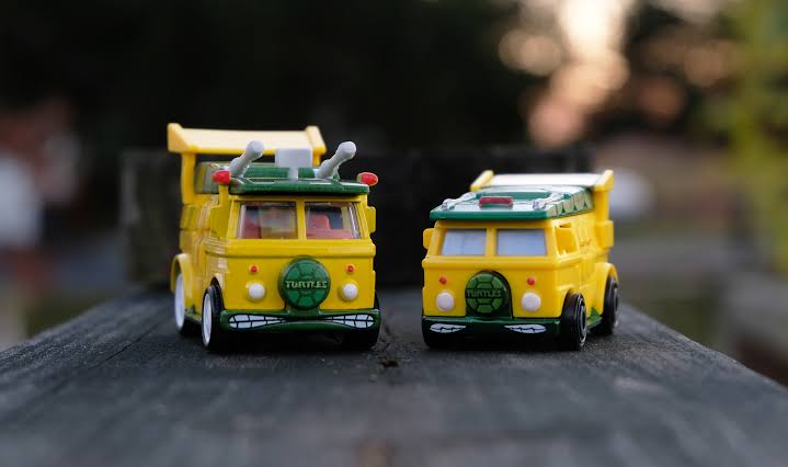 Hot Wheels - Premium 1:64 - Party Wagon TNMT Edition