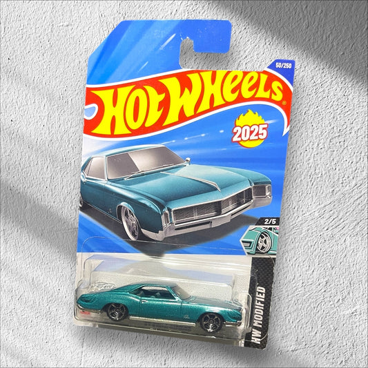 Hot Wheels - Premium - 1:64 - 66 Buick Riviera (HW MODIFIED)