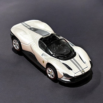1:64 Bburago Scale Model Die Cast- Ferrari- Daytona SP3 (Pearl white)