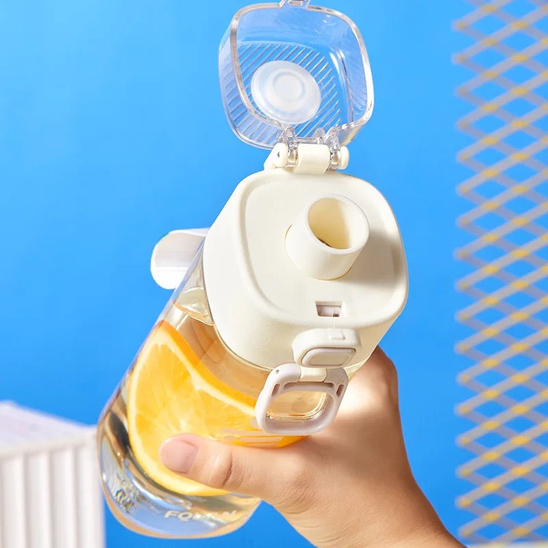 Smilo water bottle with tea partition . 500ml